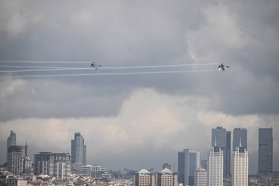 SOLOTÜRK İstanbul semalarında. Kule: “Muhteşemsiniz. Sizleri seviyoruz” 10